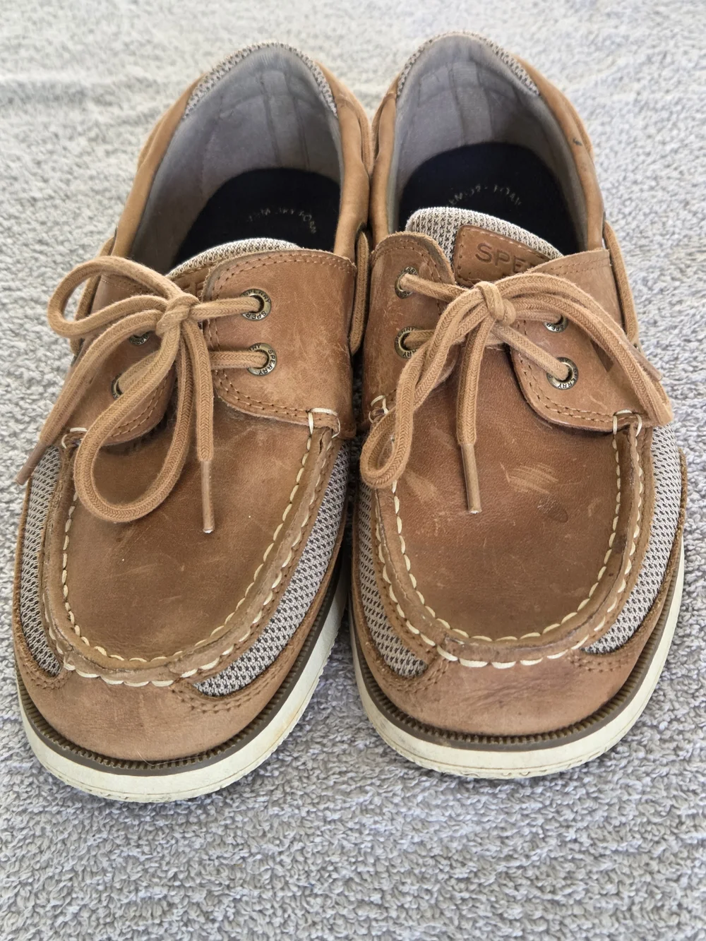 Sperry Men's Chestnut Leather Deck Shoes with Laces. Size 8.5